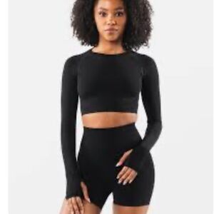Alphalete stratus long sleeve workout crop size S